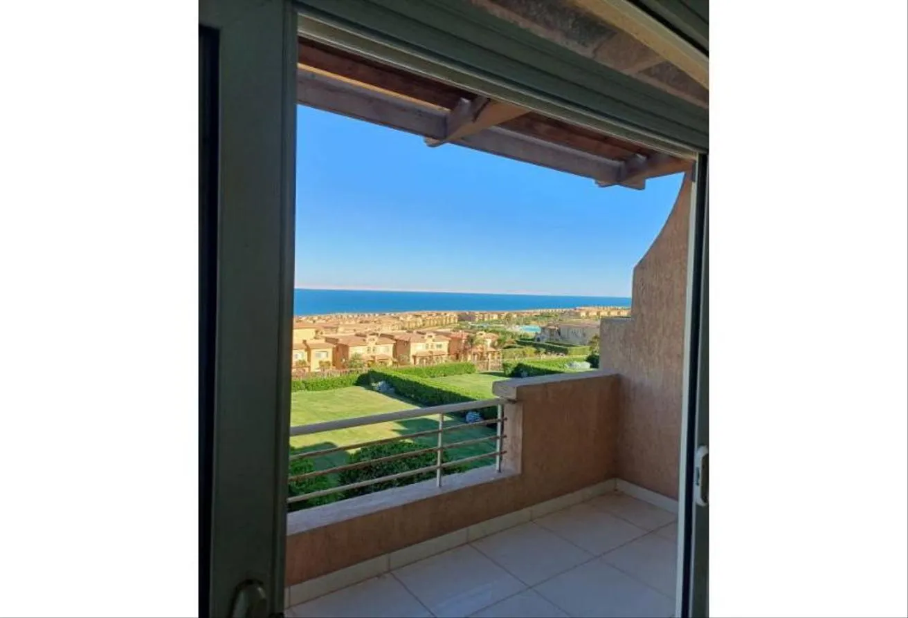 Sale in La Vista Gardens: seaview ready to move d.p 2.800.000 porto sokhna