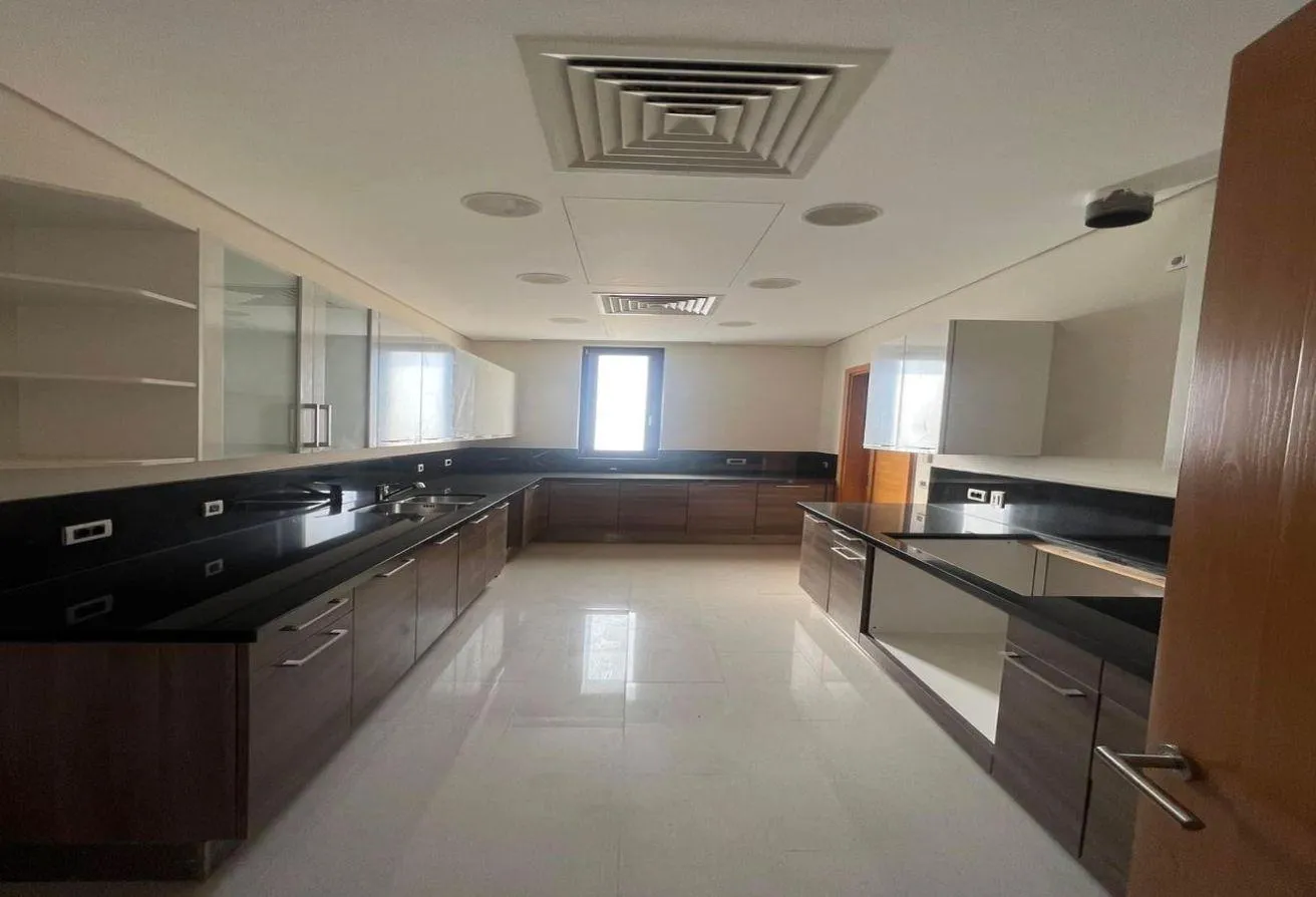 Sale in Forty West: Fancy apartment ready to move with special price