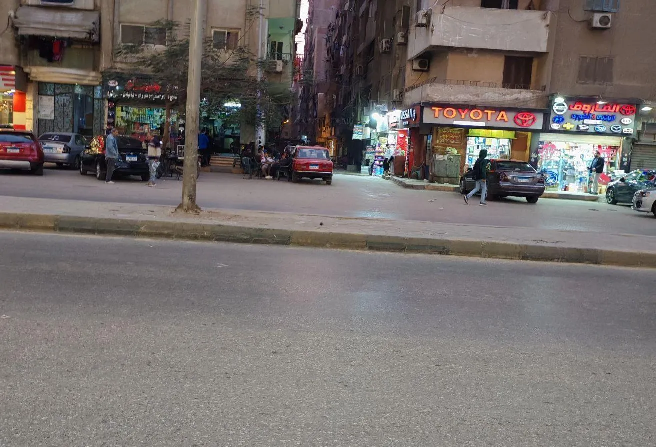Sale in Faisal: شقة بالقرب من شارع الملك فيصل الرئيسي للبيع
