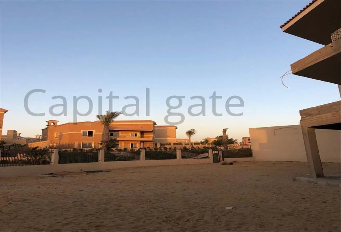 Sale in Les Rois: Own a standalone villa 850m with prime location