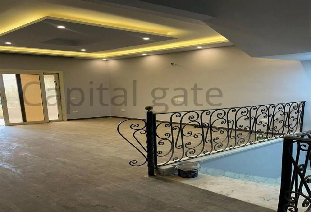 Sale in Les Rois: For sale under market price fully finished villa.