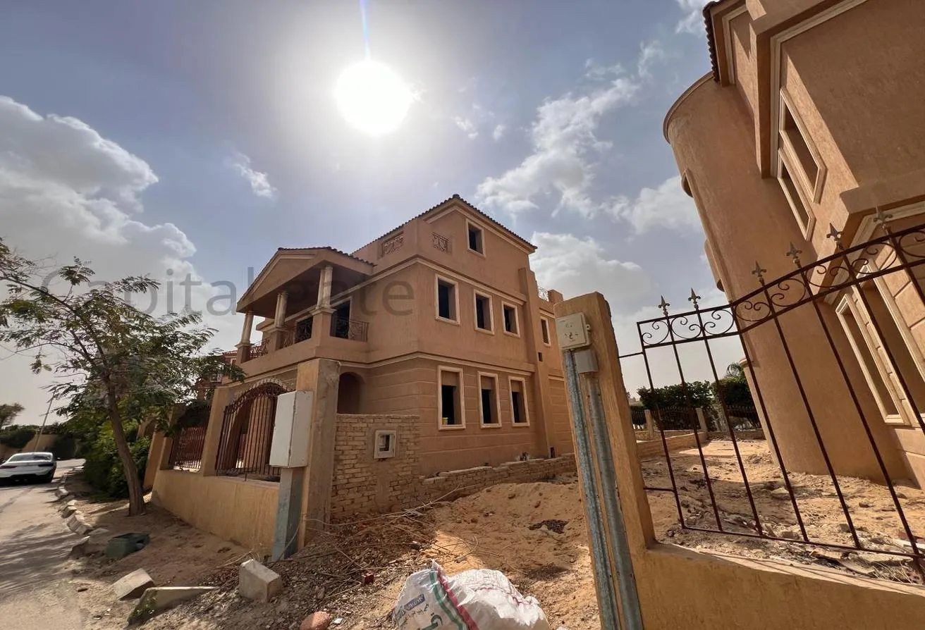Sale in Moon Valley: For sale standalone villa under market price