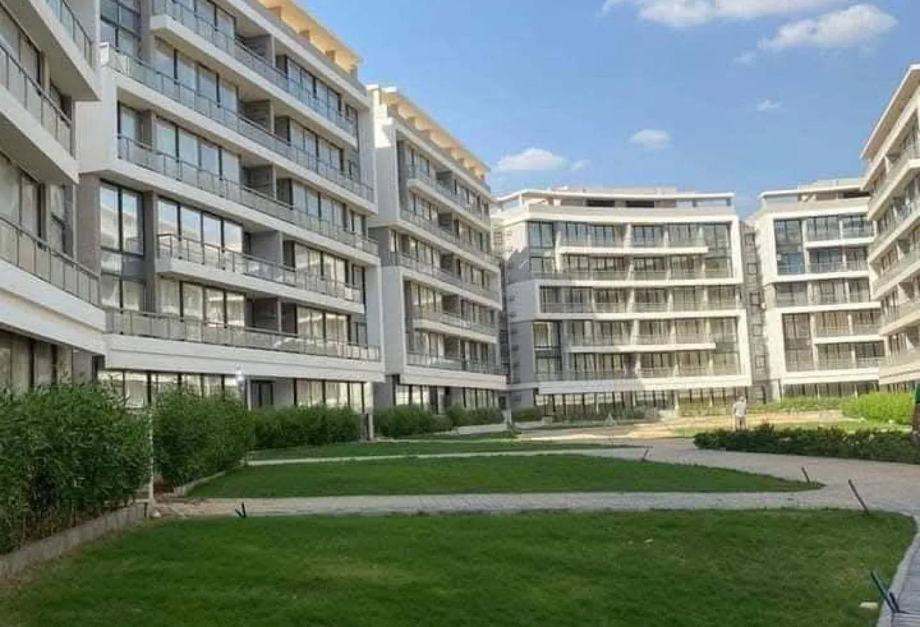 للايجار في ليك فرونت: شقه ايجار غير مفروش كمبوند ليك فرونت 