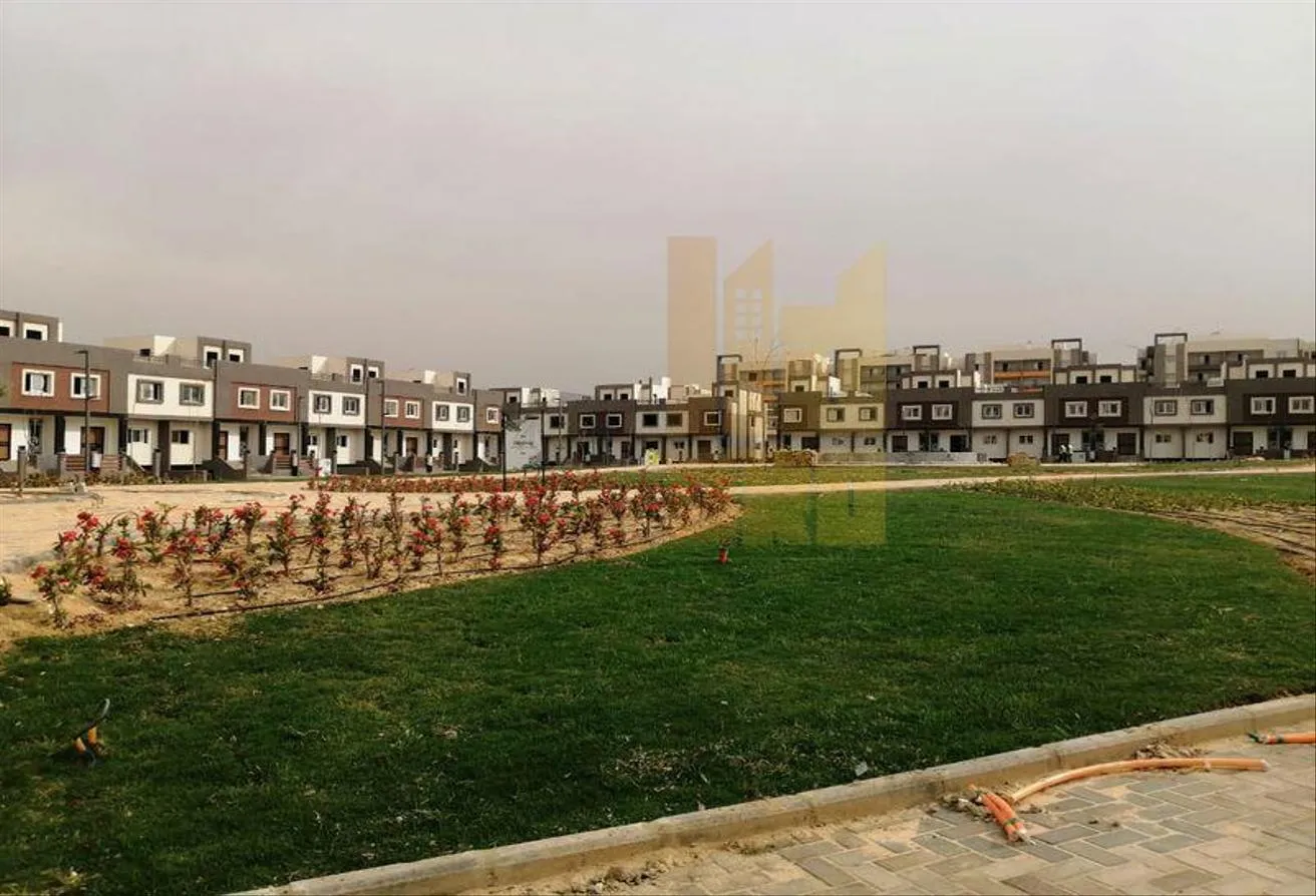 Sale in Rock Eden: Apartment 190m ready to move dp 8% over 8y October