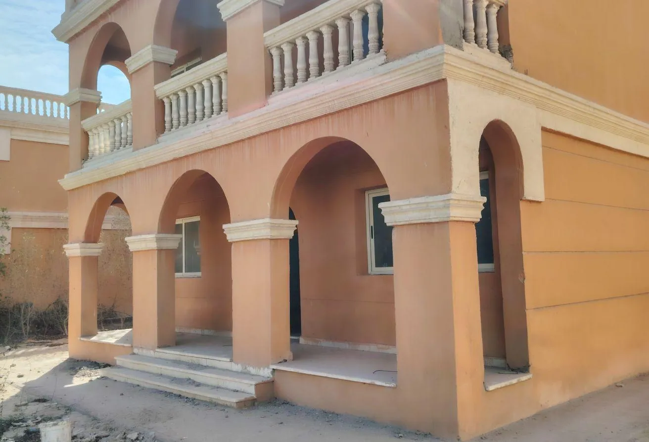 Sale in Stella Location: Standalone in Stella Location Prime location