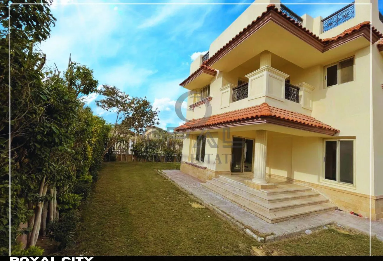 Sale in Royal City: Golf Views First Row Golf