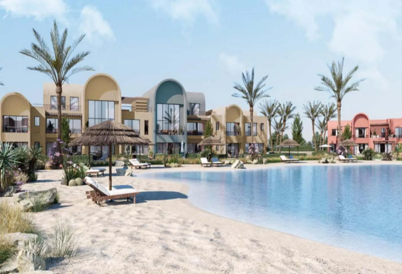 Sale in Kamaran: Apartment 2bed Prime Location Direct On Lagoon