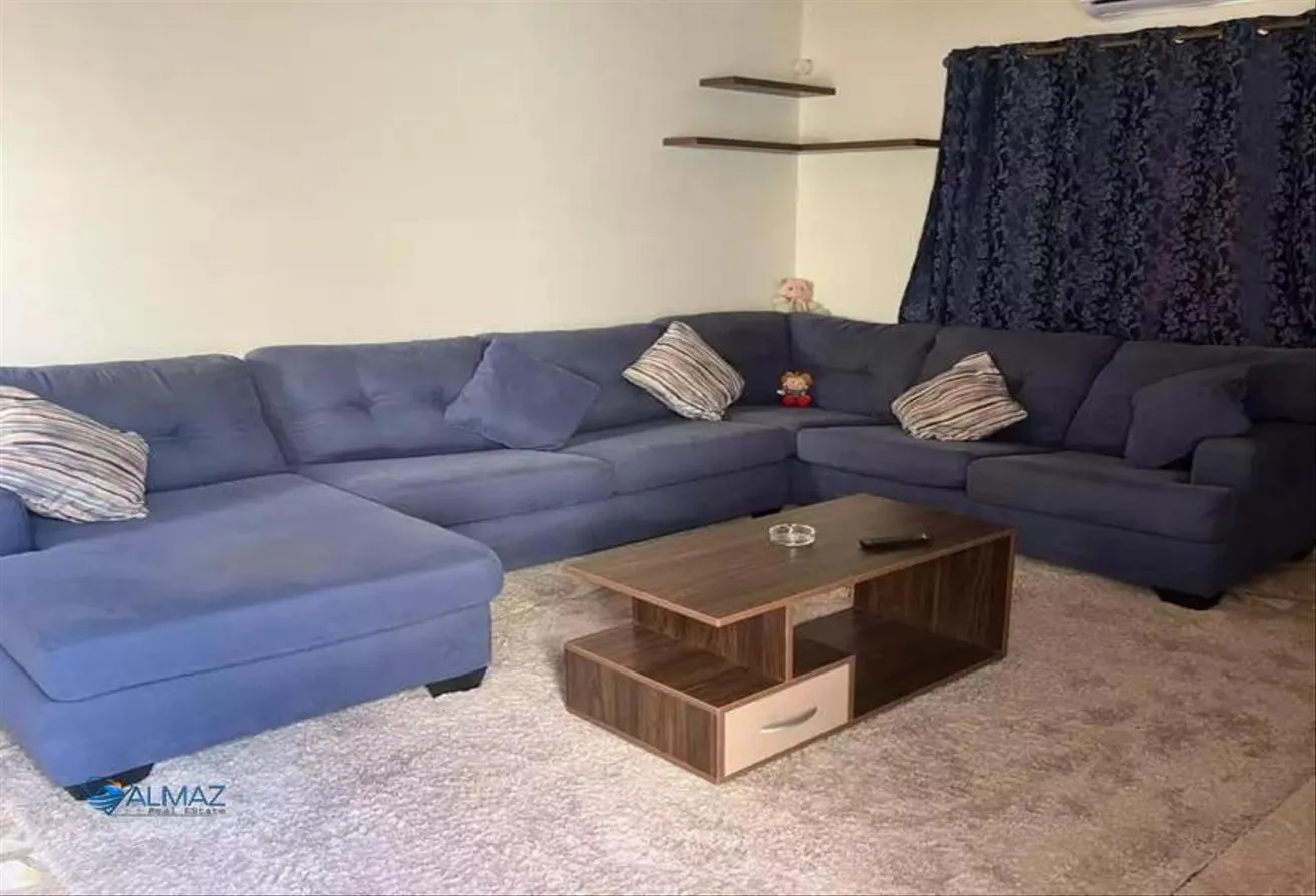Rent in El Diplomaseen: Duplex with Garden Semi-Furnished in Diplomatic
