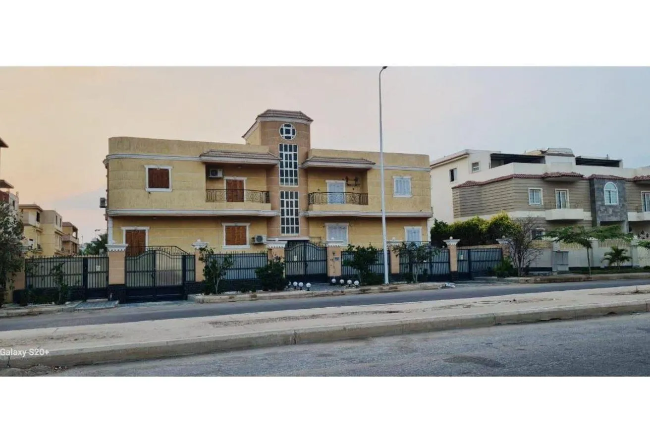 Rent in 2nd District: فيلا سكنى للإيجار فى الحى الثانى امام اركان