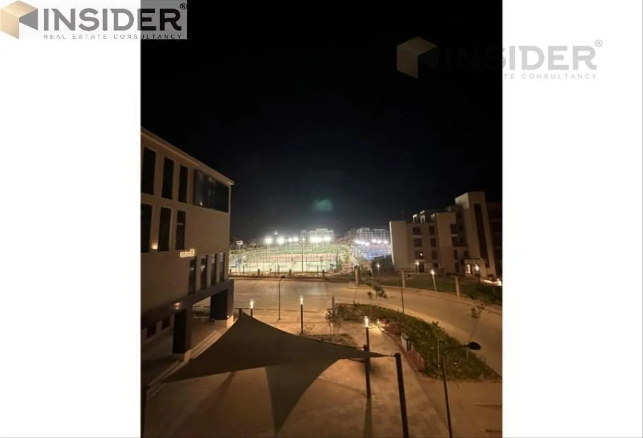 Sale in District 5 Residences: Office 91 sqm for sale in District 5 in new Cairo