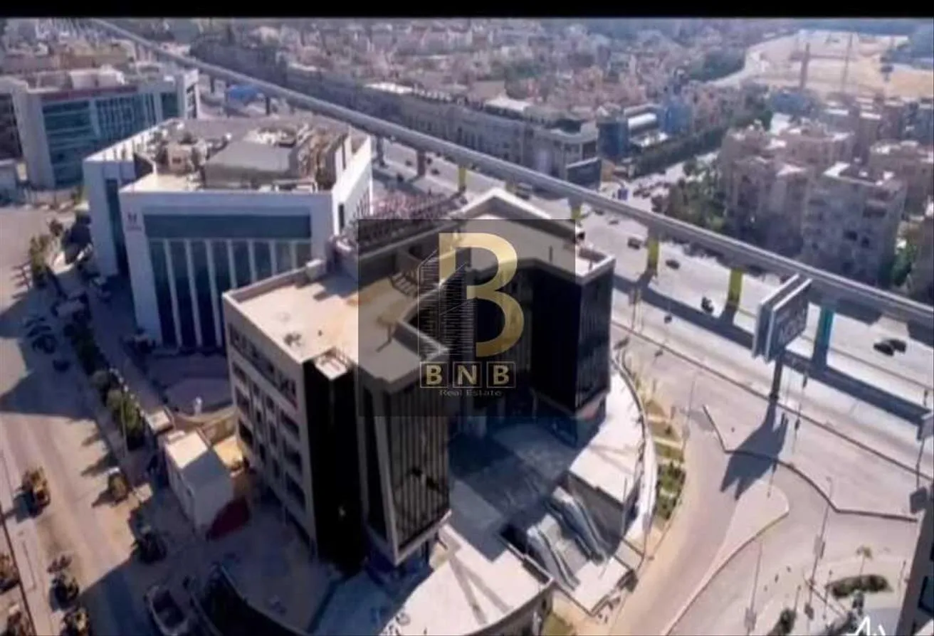 Rent in V90: Admin office for rent, 500m, in the-New Cairo