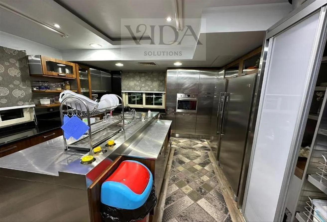 Sale in 7th District: palace 1440m for sale in the heart of Sheikh Zayed