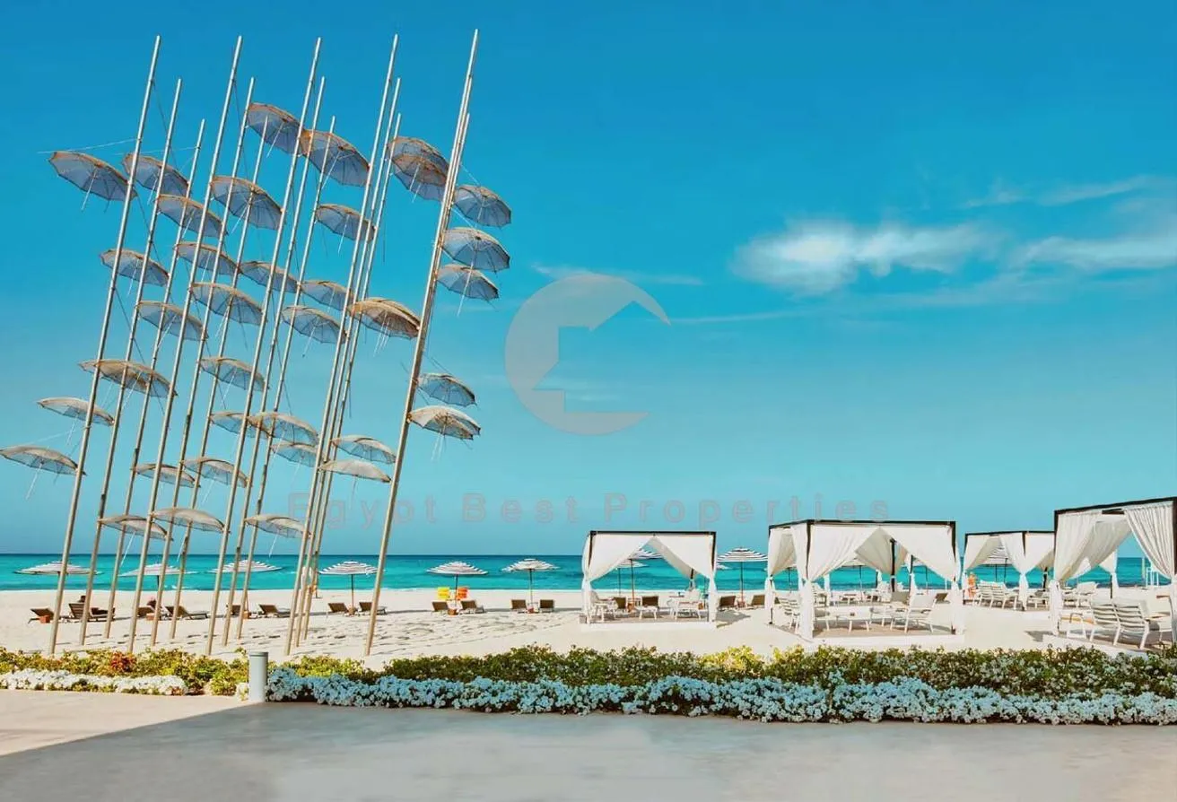 Sale in Marassi: Marassi Riva Views Town house corner on open view