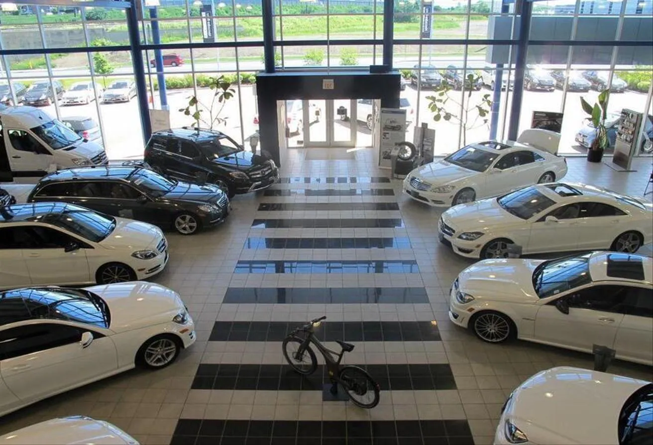 Sale in Al Shorouk Springs: First row car showroom on Suez Road in Mega Mall,