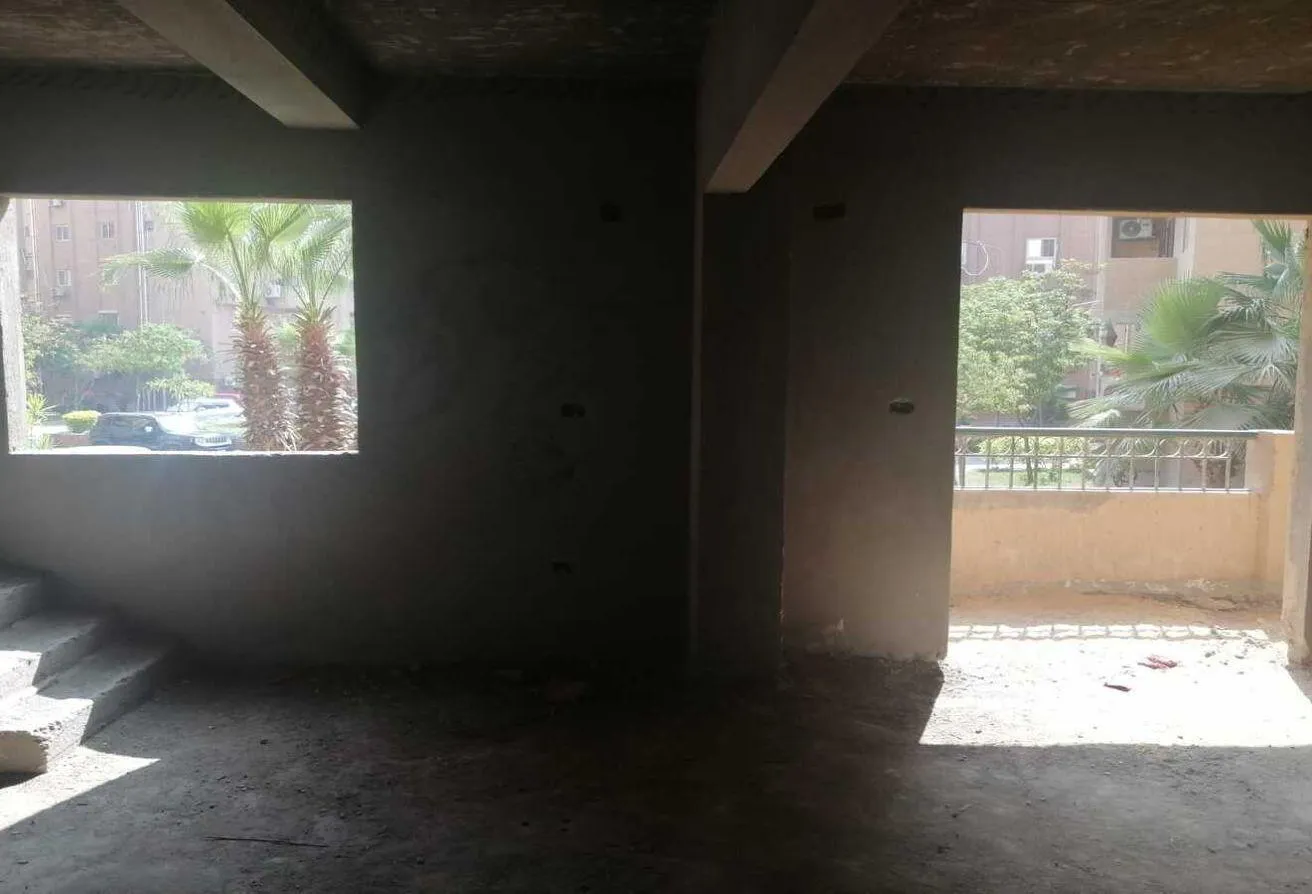 Sale in Tamr Hena: بالتمر حنه- للبيع فيلا مقسمه شقق  موقع وسعر متميز