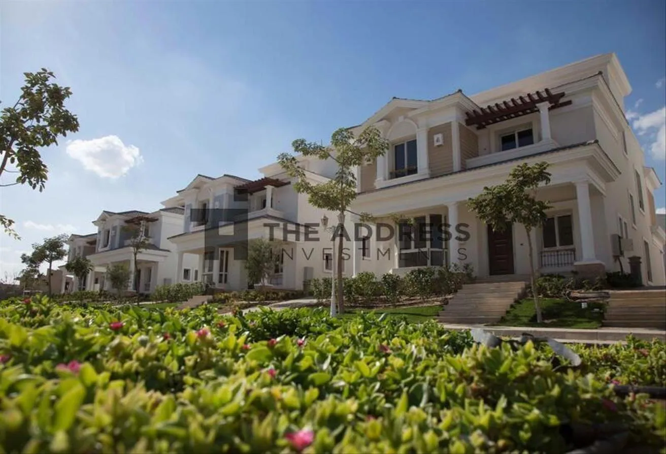 Sale in Mountain View Hyde Park: Townhouse 360sqm lagoon view installment 8 years