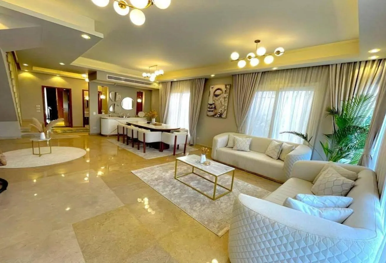 Sale in Solana: Luxury Villa lowest price at sheikh Zayed near VYE