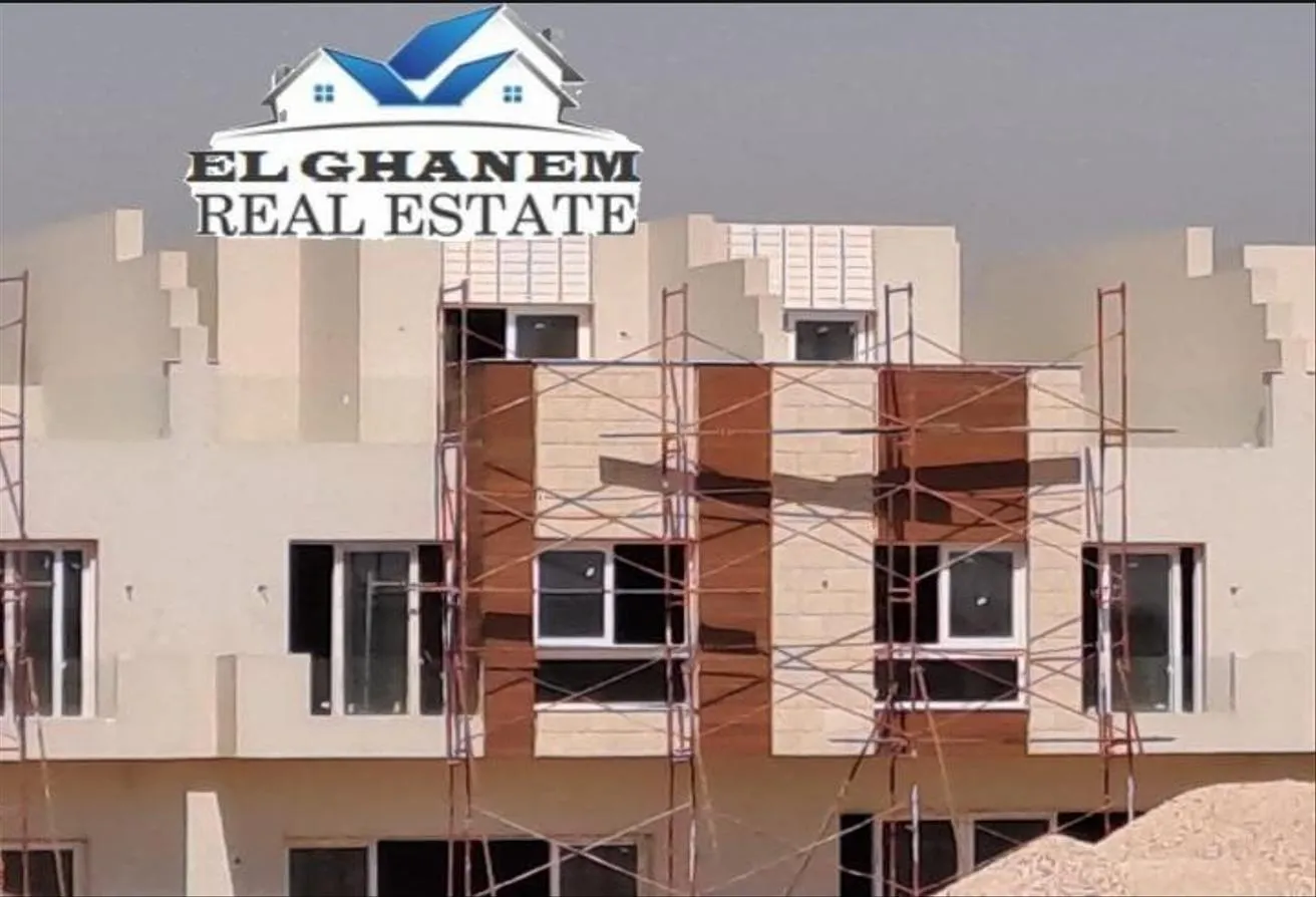 البيع في ازار 2: للبيع فيلا مستقله بموقع مميز فى ازار 2 قاهرة جديده 