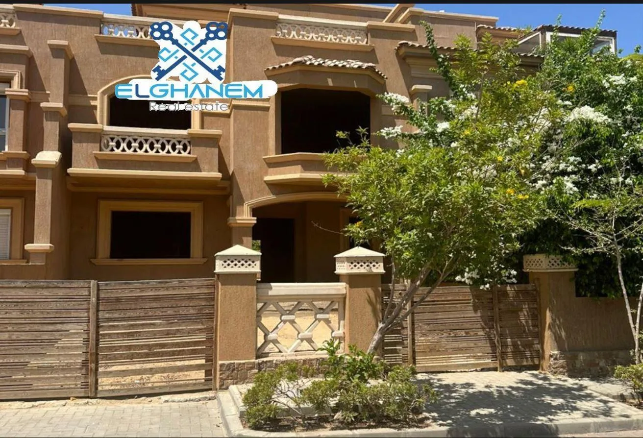 Sale in La Nuova Vista: تاون هاوس  مميز بكمبوند لا نوفافيستا