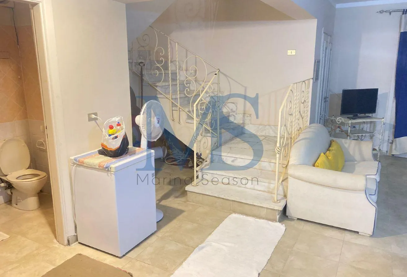 البيع في مارينا 5: فيلا اول صفل بحيره  صخريه 