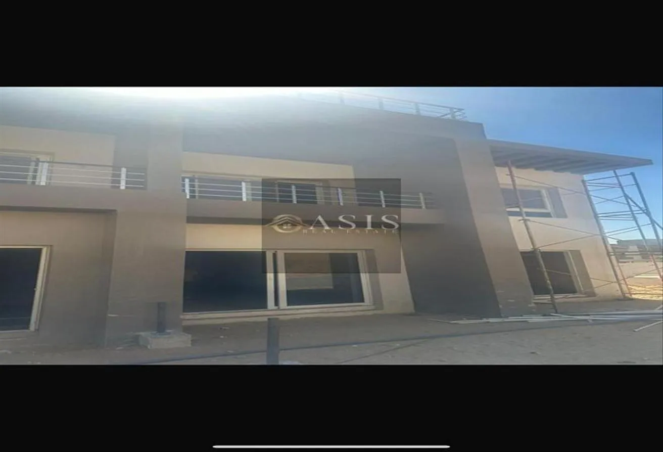 Sale in Etapa: For sale, a distinctive townhouse in Etapa Compoun