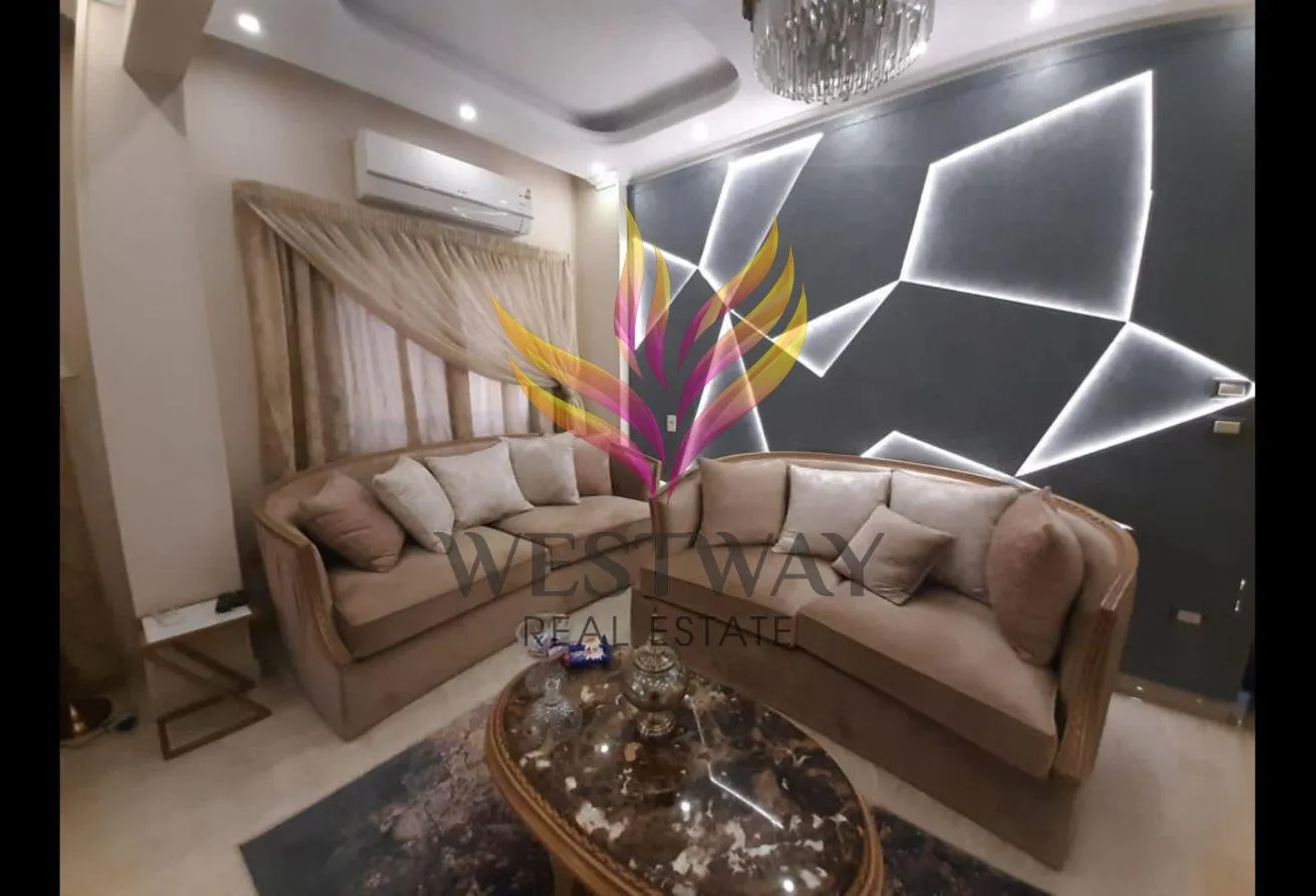 Sale in West Somid Road: شقة للايجار في غرب سوميد