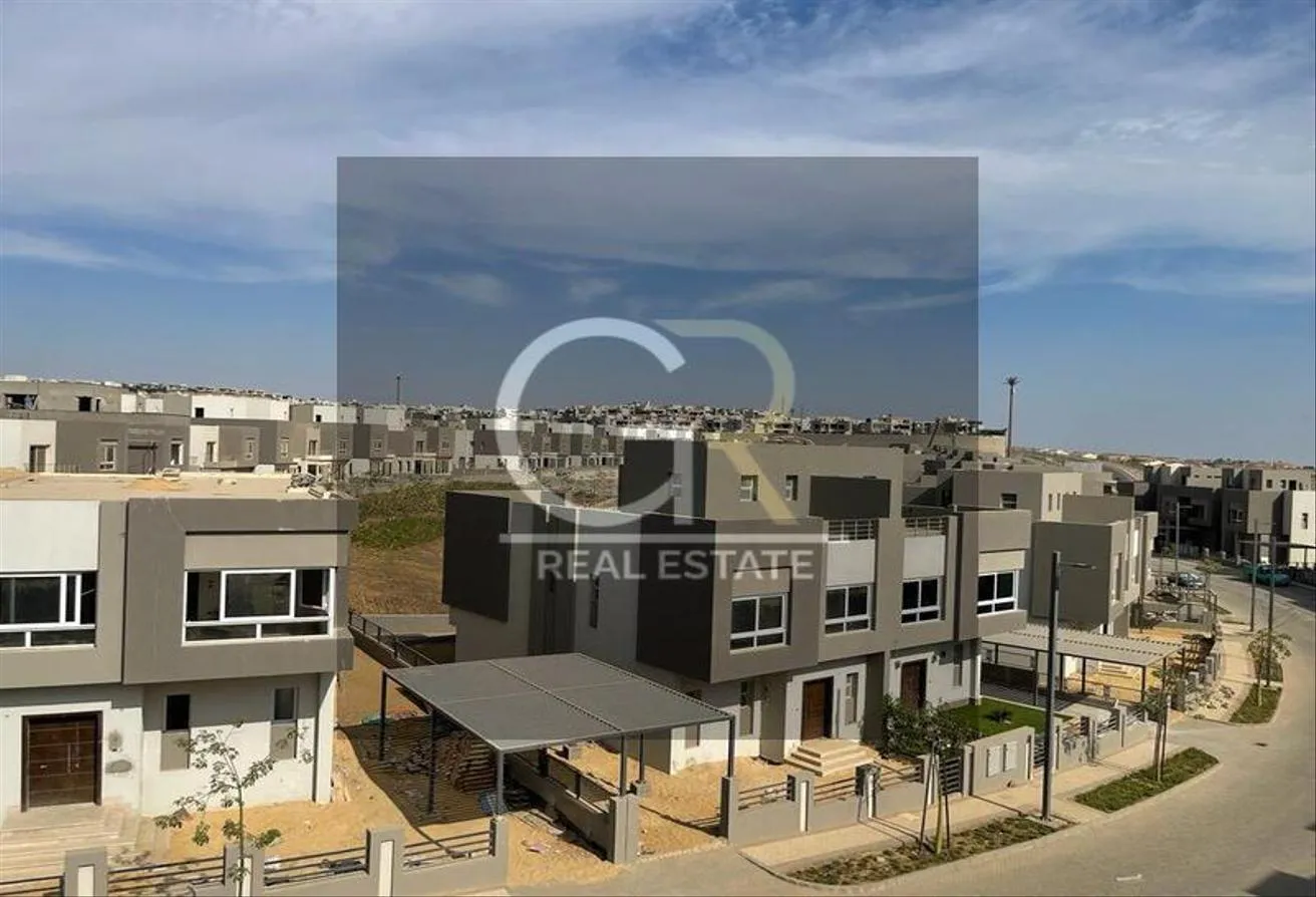 Sale in Etapa: For sale townhouse corner - Etapa- ready to move