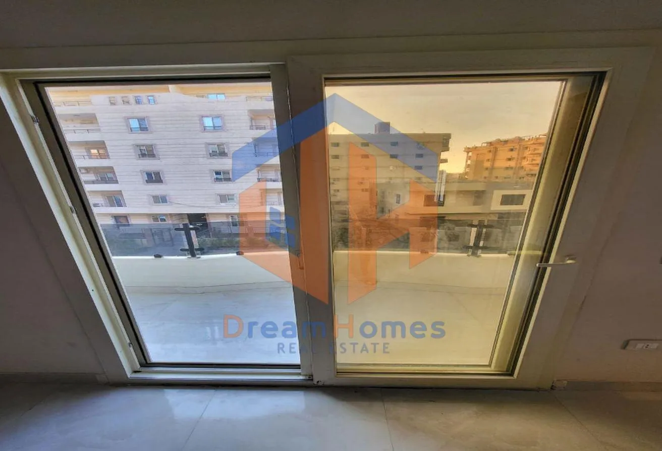 Rent in El Lotus: شقة للايجار القانون باللوتس الجنوبية 180مترتشطيبات