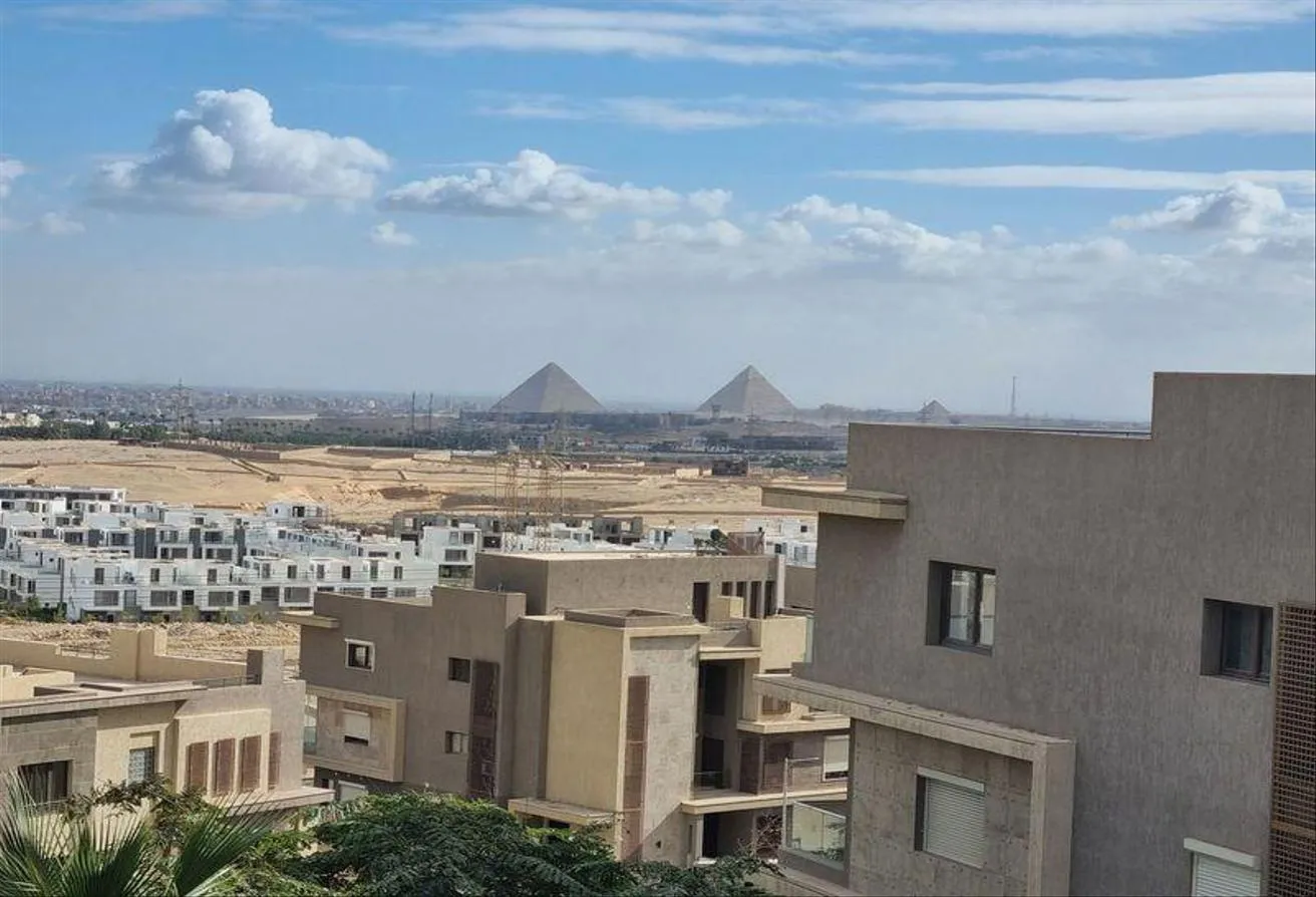 Sale in New Giza: With 3% DP duplex apartment in Pyramids Heights