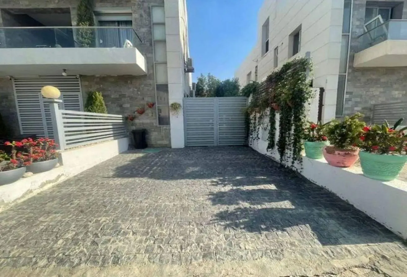 Sale in Cleopatra Square: Apartment with garden ready to move special price