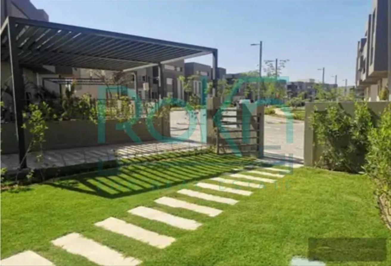 Sale in Etapa: تاون هاوس كورنر متشطب للبيع في كومبوند إتابا