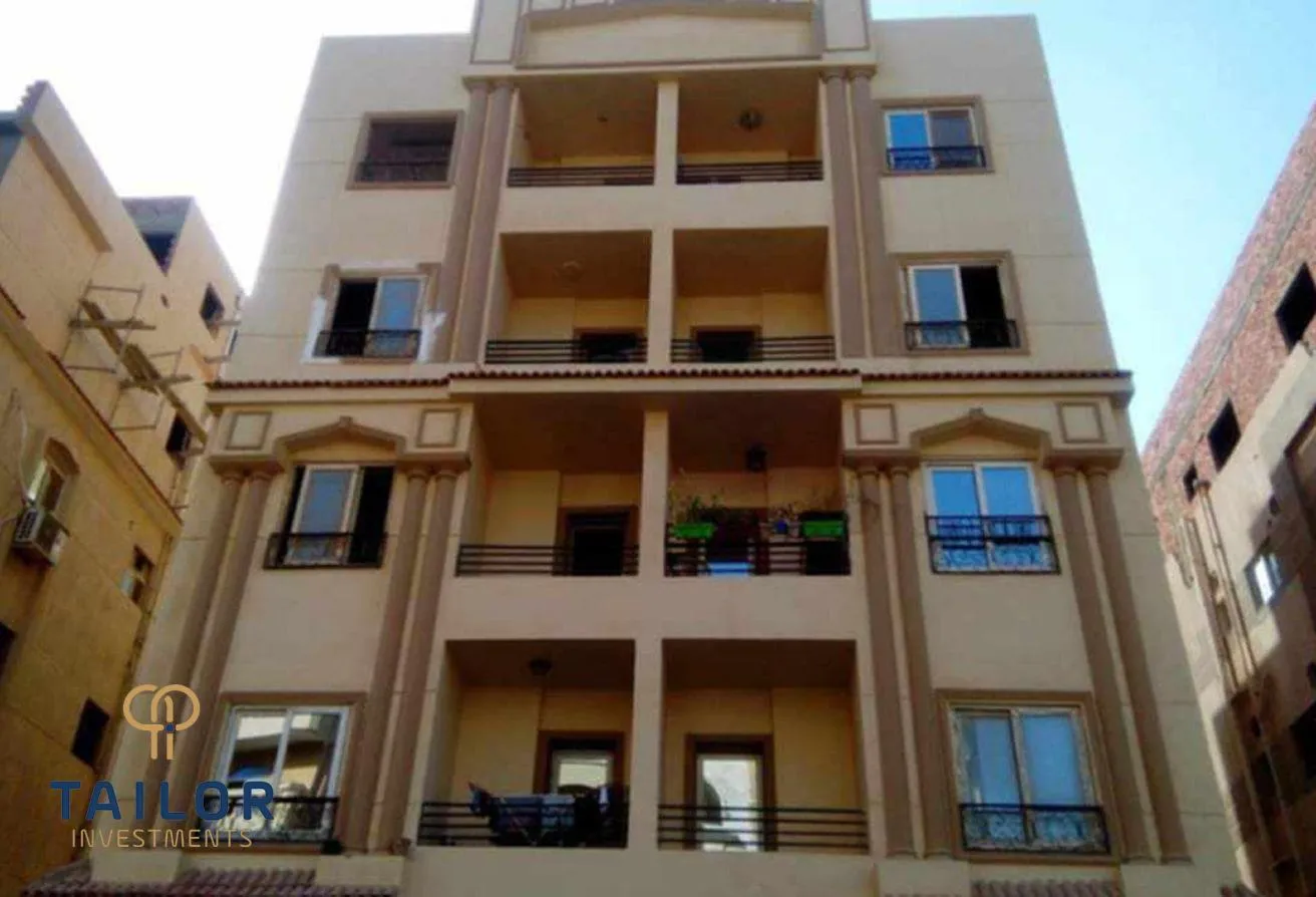 Sale in Mostashareen: المستثمرين الجنوبي  كمبوند مستشاري محاكم الاستئناف
