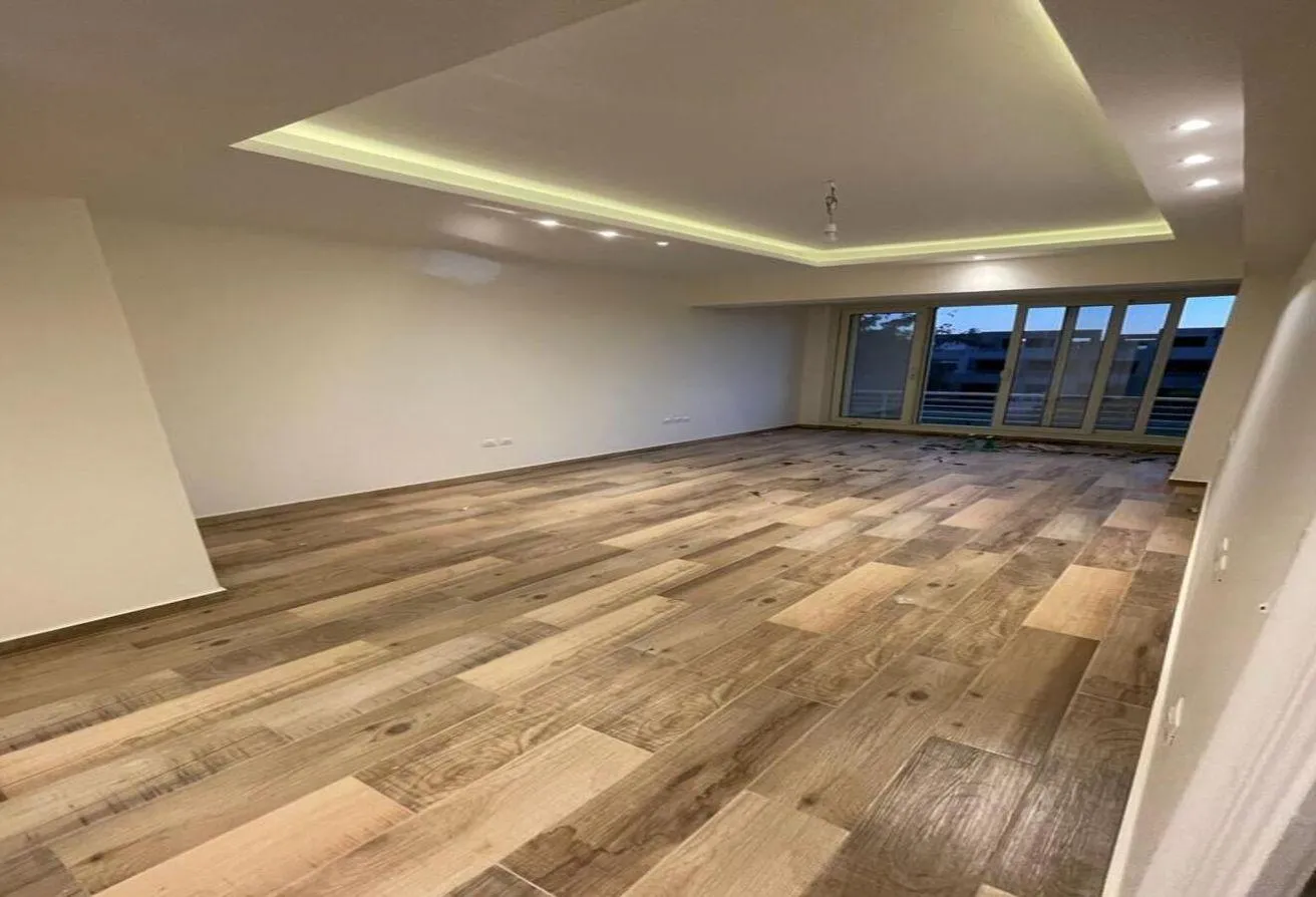 Sale in Mountain View 4: Apart. + garden in SODIC, Ready Move , 6-year plan