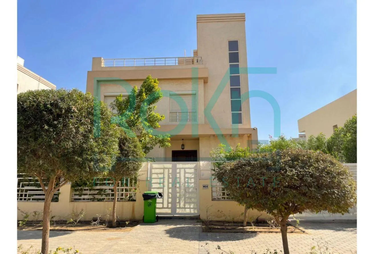 Sale in Grand Heights: فيلا ستاند الون للبيع في كومبوند جراند هايتس
