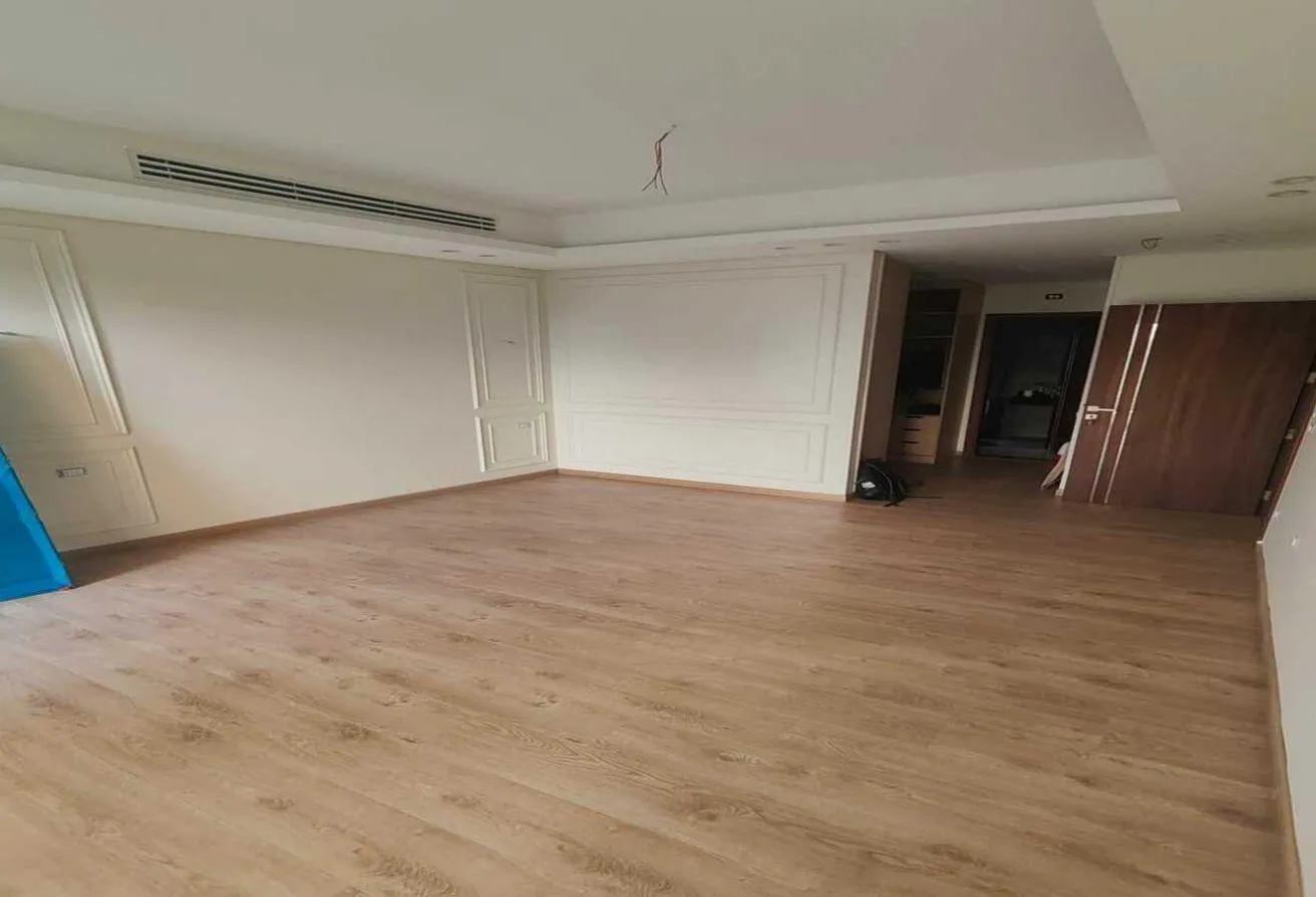 Sale in West Leaves: Corner unit Overlooking landscape, 8Y instalments