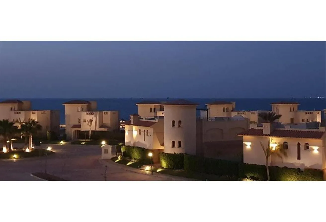Sale in La Vista 6: Sea Chalet Serviced By Gravity Front of The Marina