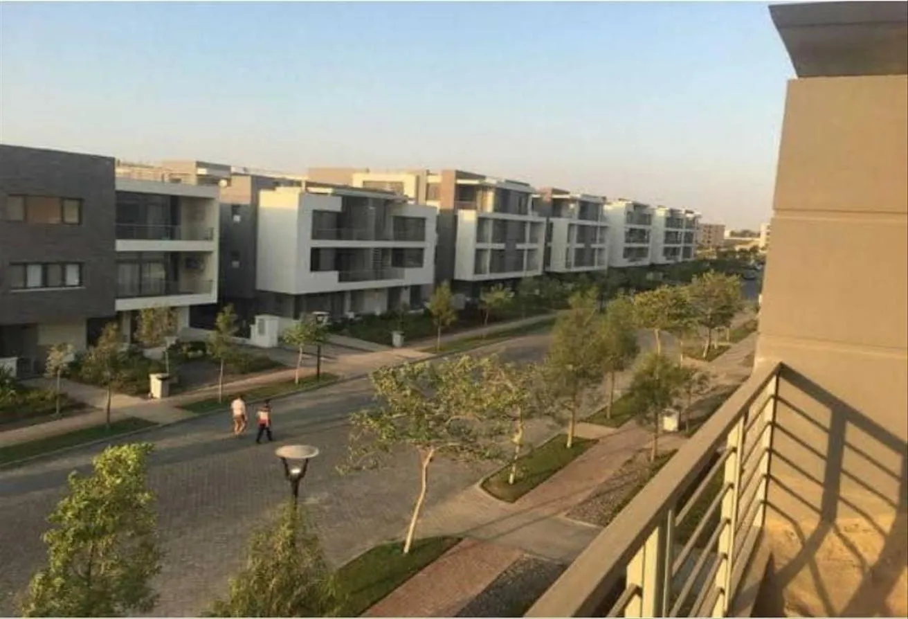 Sale in Taj Tower: Studio with garden for sale with a fantastic view