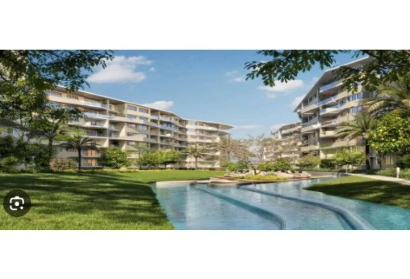 Sale in The Median Residences: 2 bedrooms apartment overlooking lakes great price