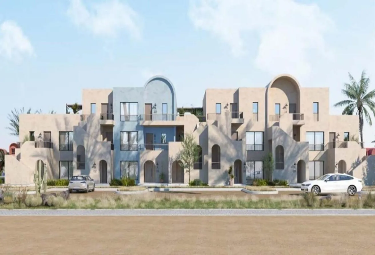 Sale in Kamaran: Apartment overlooking swimming lagoon &amp; landscape