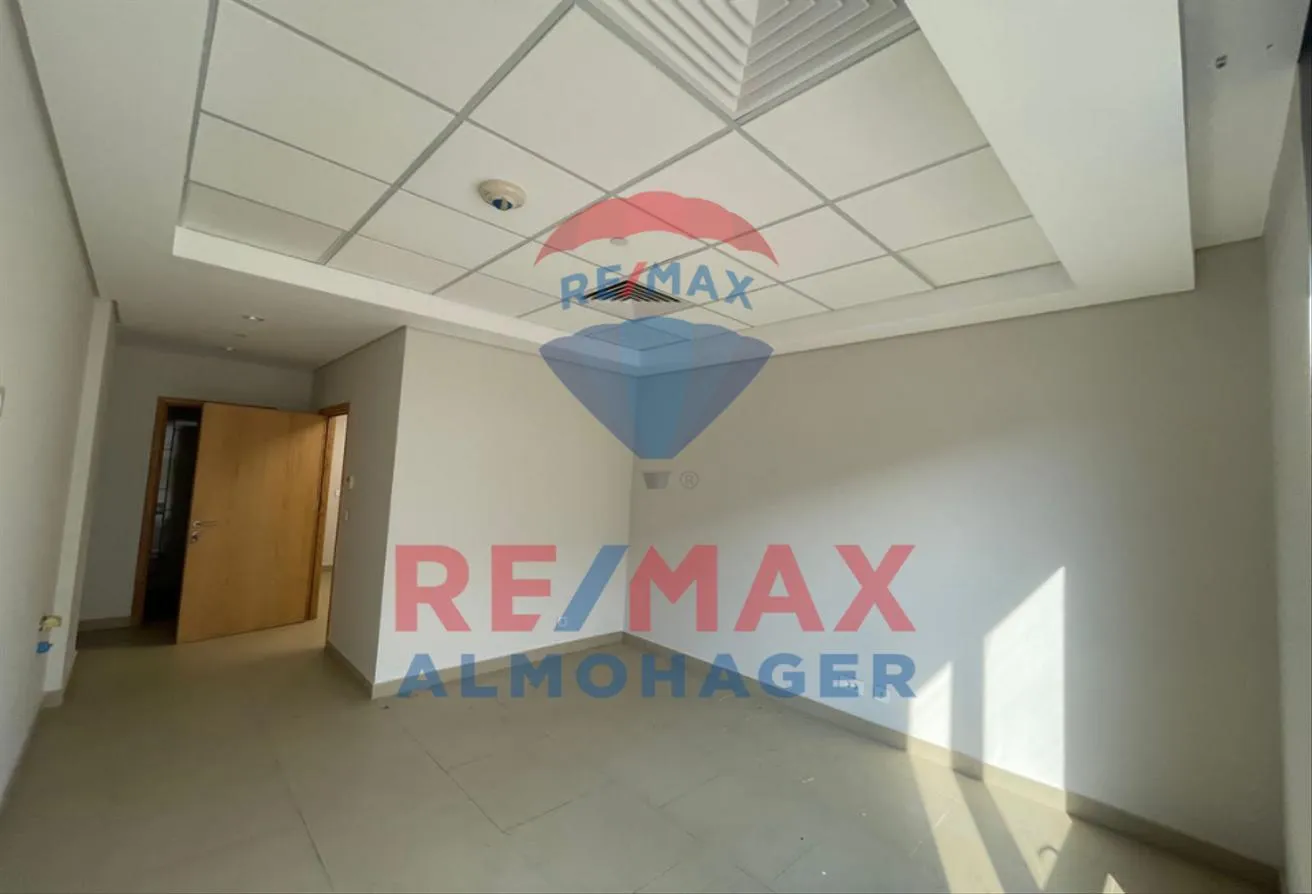 Sale in Westown: Exclusive: Clinic in WMC - 3M Below Market Price