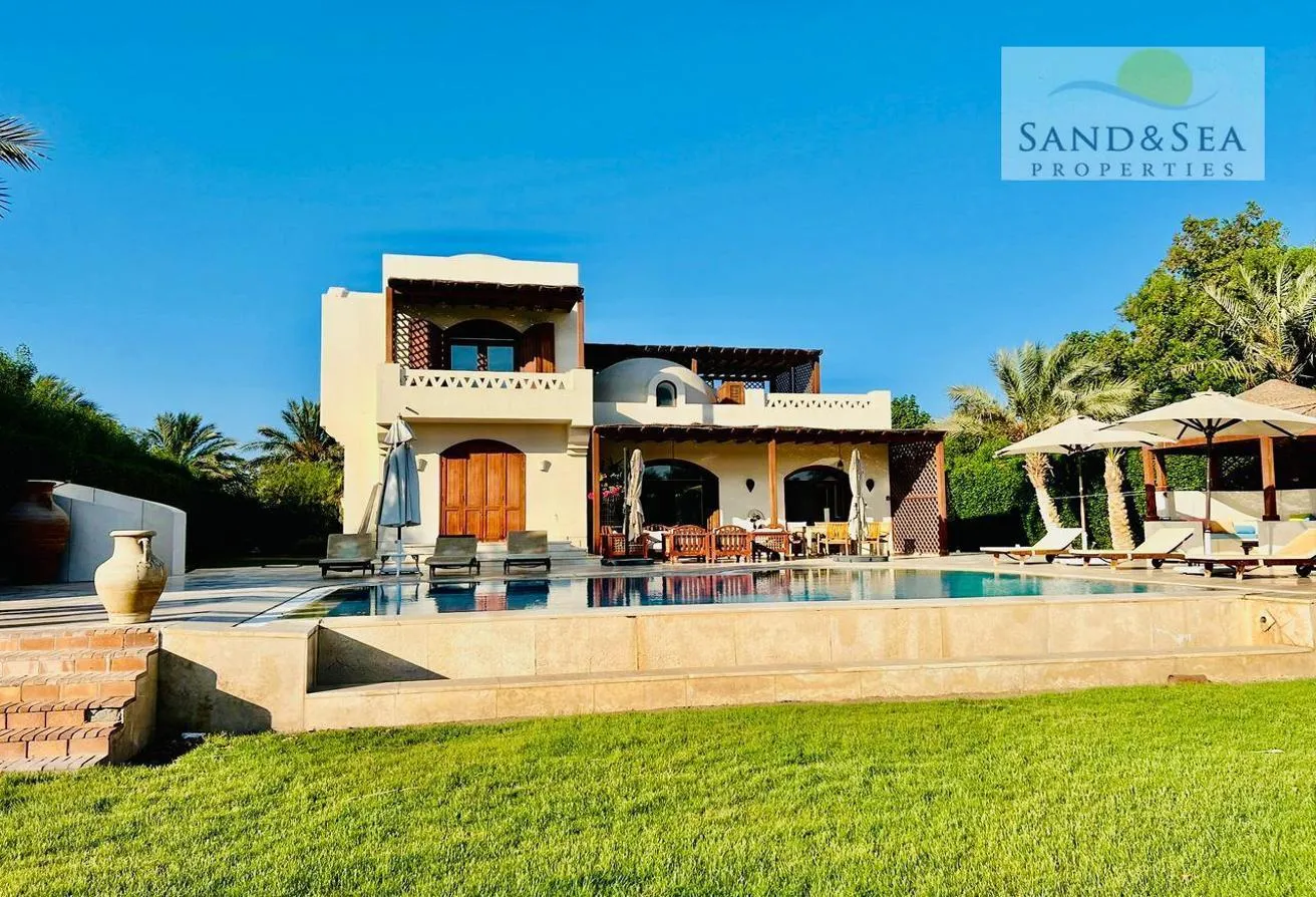 البيع في الجونة: Lovely Nubian Villa in North golf Gouna 