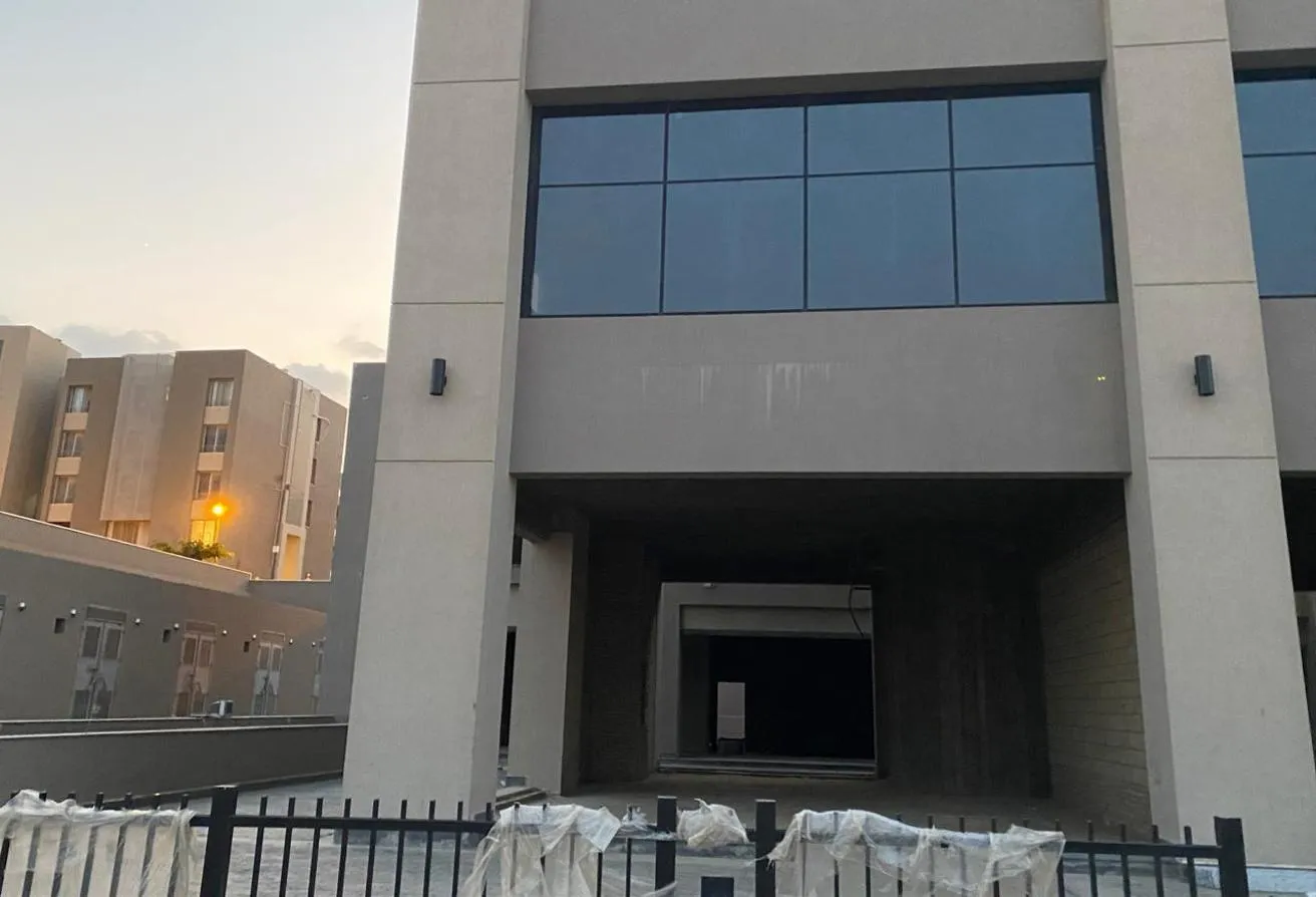 Sale in Village Gardens Katameya: Retail For Sale VGK New cairo Ready to move
