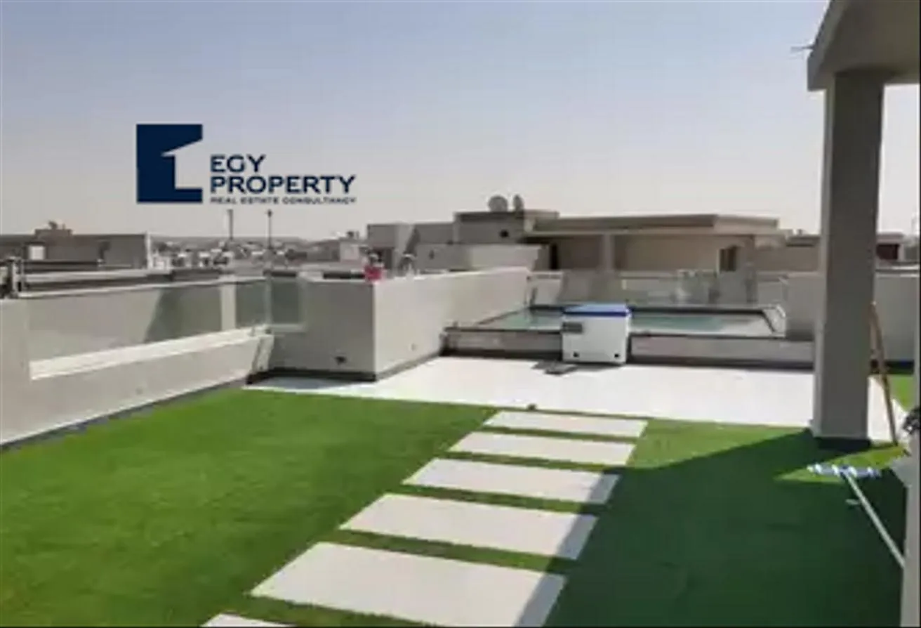 Sale in Galleria Moon Valley: Penthouse with Private Pool For Sale in New Cairo