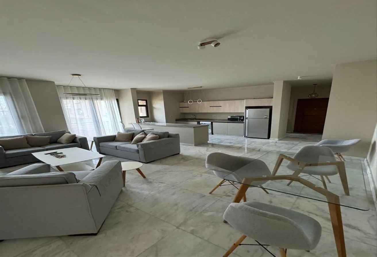 Rent in Casa: شقة مفروشةمميزةللايجار كازا بيفرلي هيلز الشيخ زايد