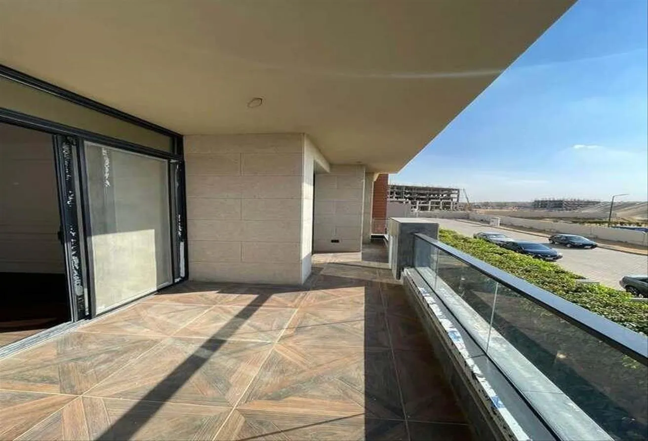 Rent in American University Housing District: showroom 280m ready to move for Rent front of AUC