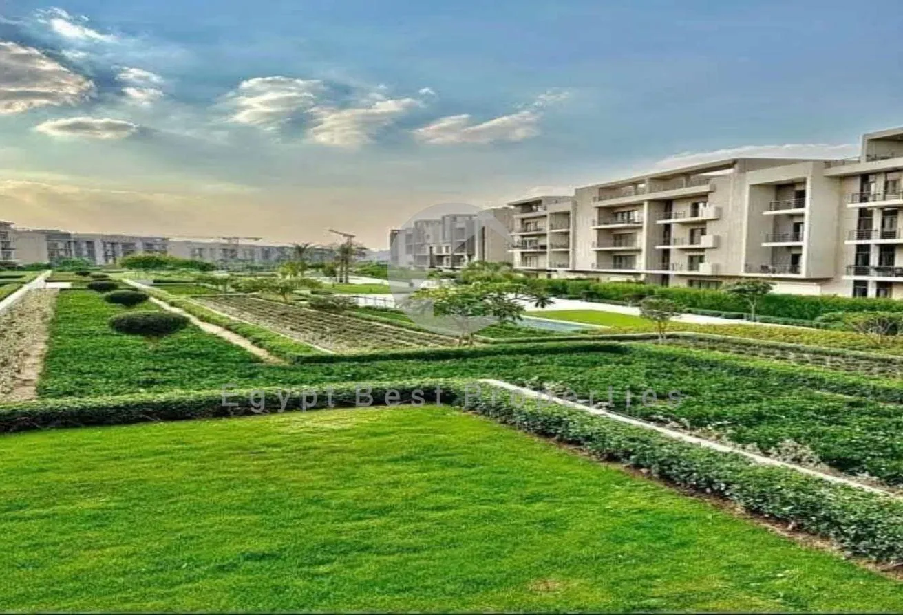 Sale in Fifth Square: تاون هاوس كورنرفى المراسم استلام فورى بسعر مميز