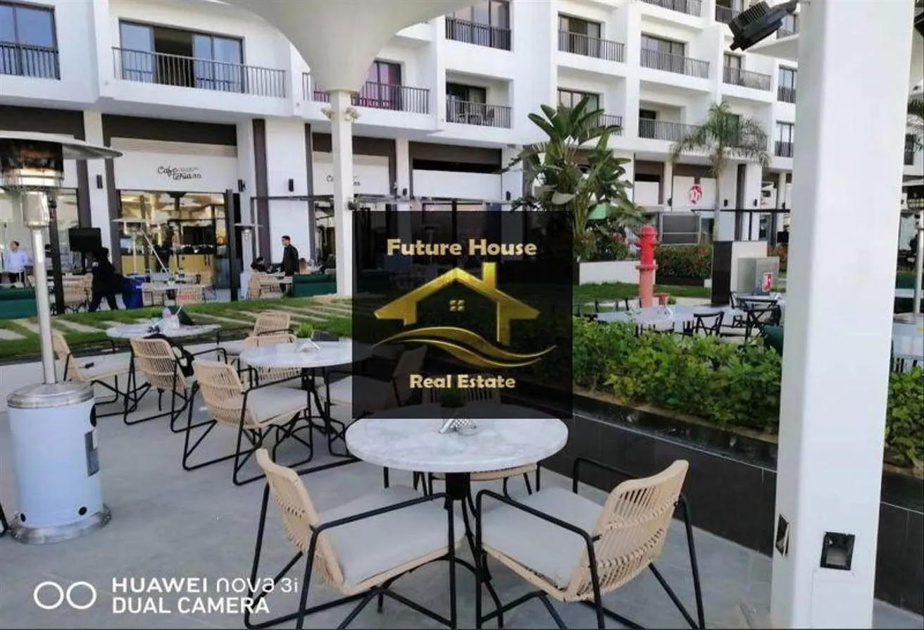 Rent in Business Plus: محل تجاري في بارك مول - شارع 90 - التجمع الخامس