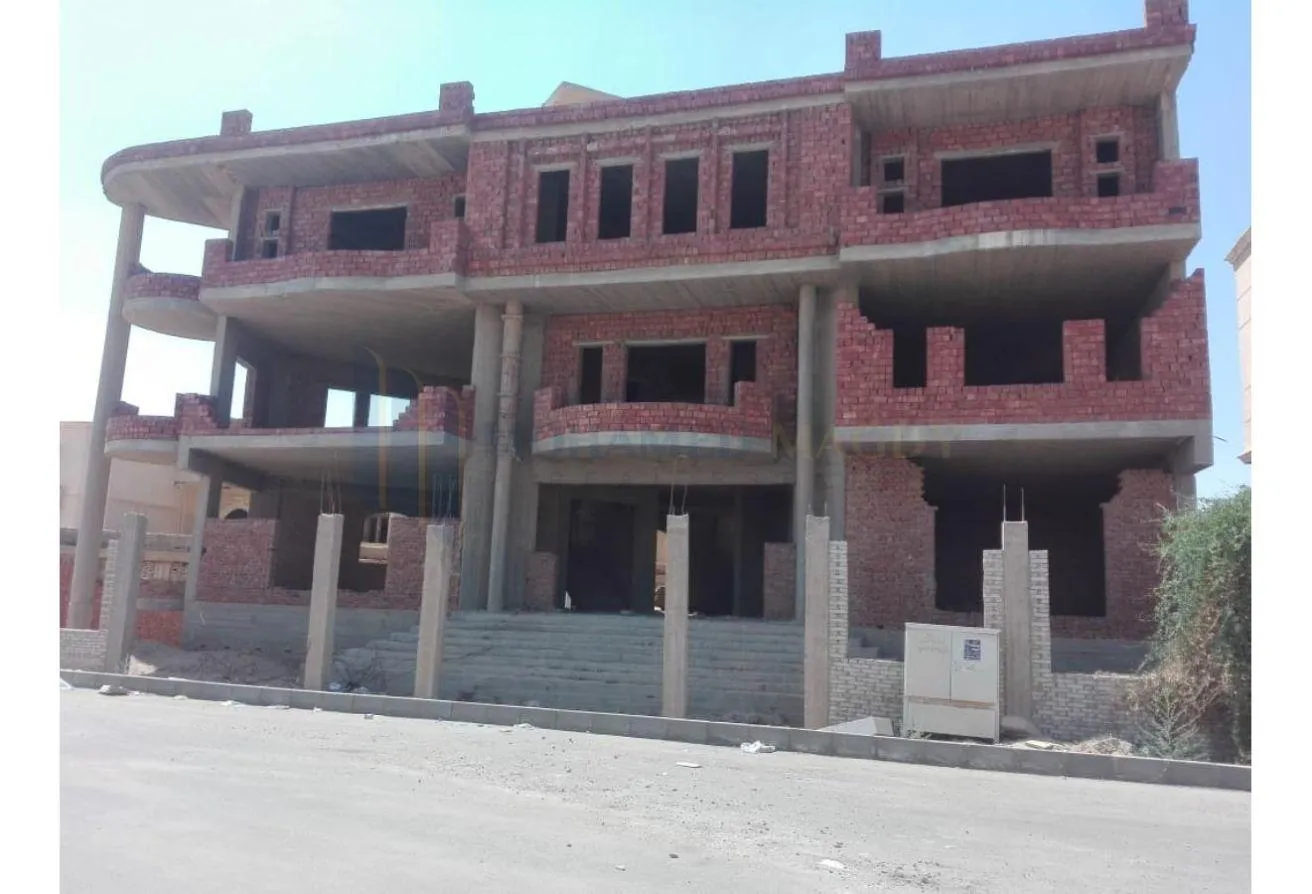 Sale in Ard Al Mokhabarat: فيلا للبيع فى المخابرات ب على محور جمال عبد الناصر