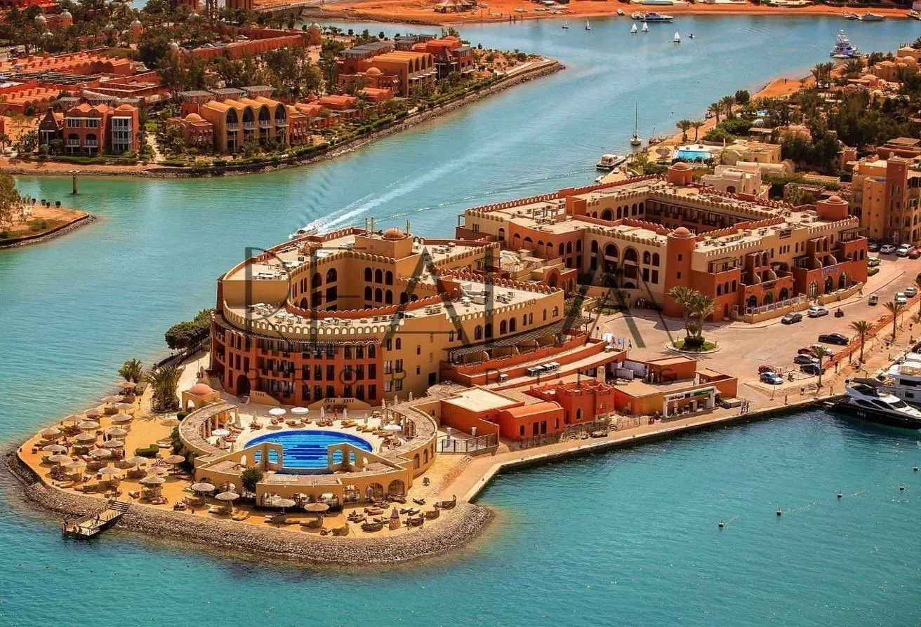 Sale in Ancient Sands Resort: Townhouse with prime location | instalment over 5Y