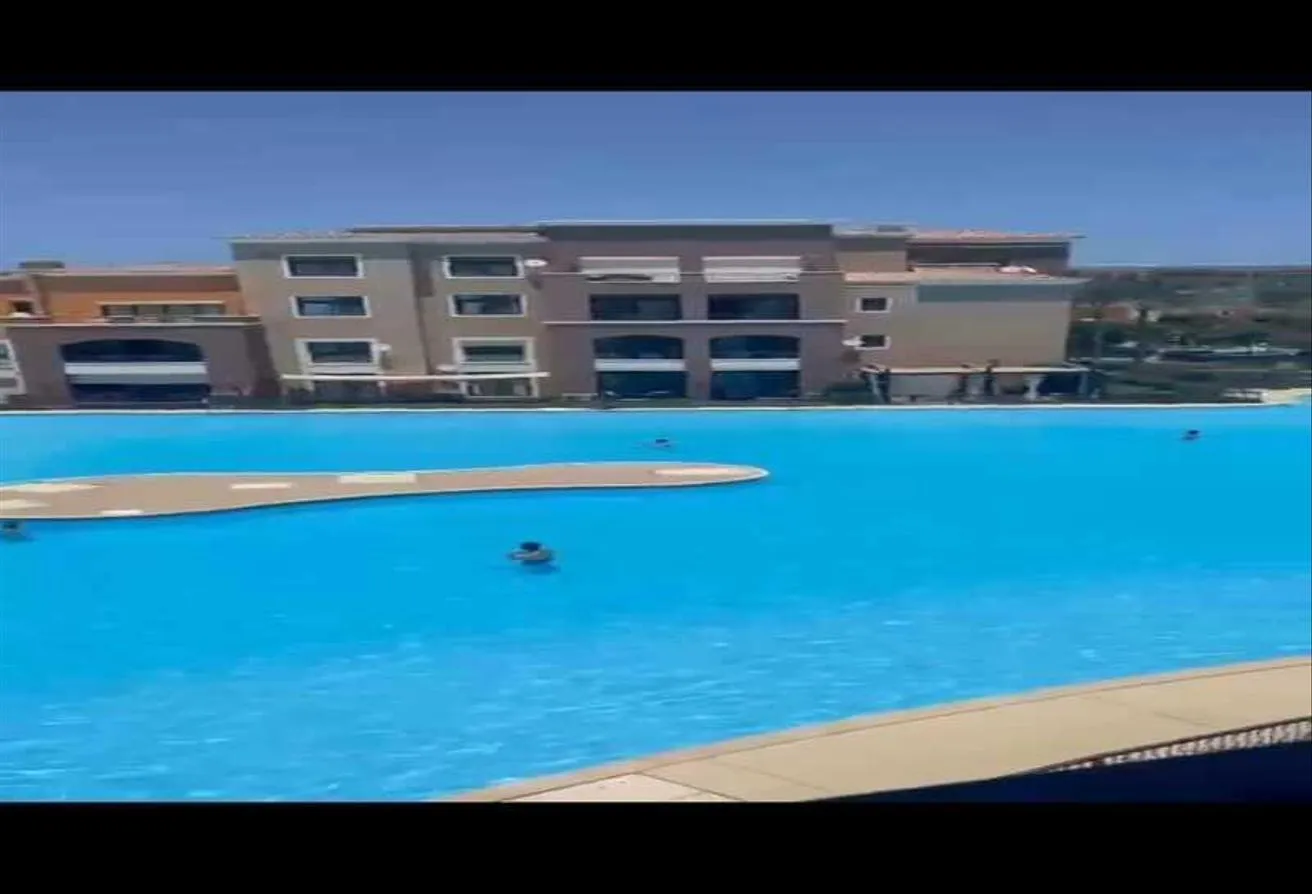 Sale in Marassi: chalet on Crystal Lagoon For sale in Marassi     .
